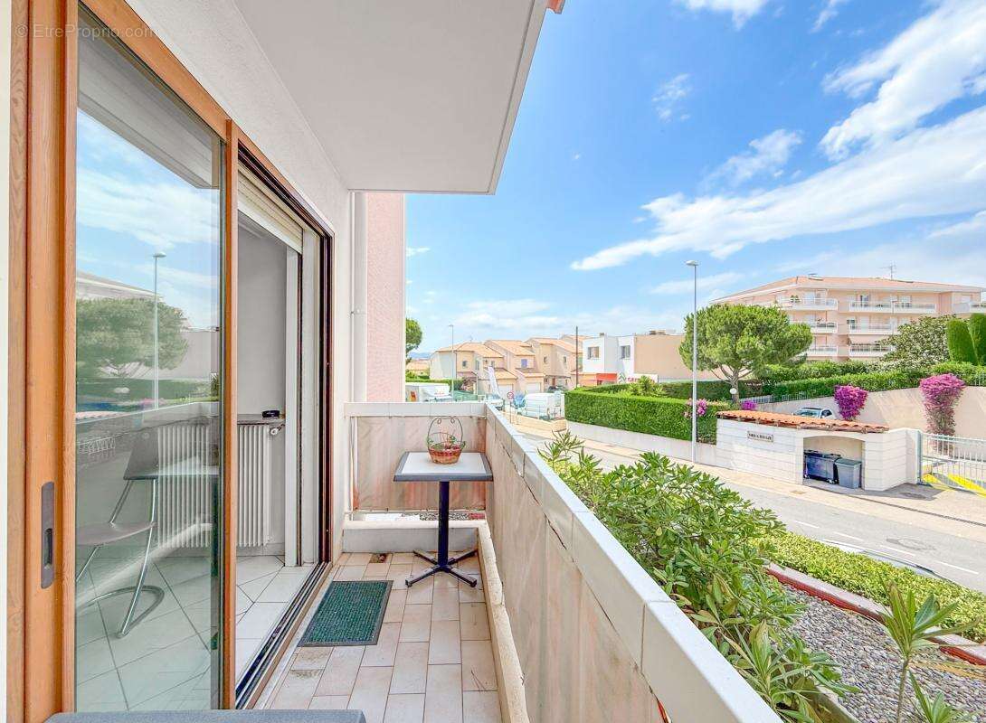 Appartement à SAINT-LAURENT-DU-VAR