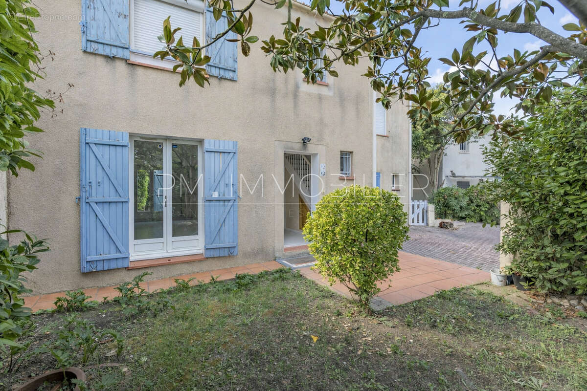 Maison à SIMIANE-COLLONGUE