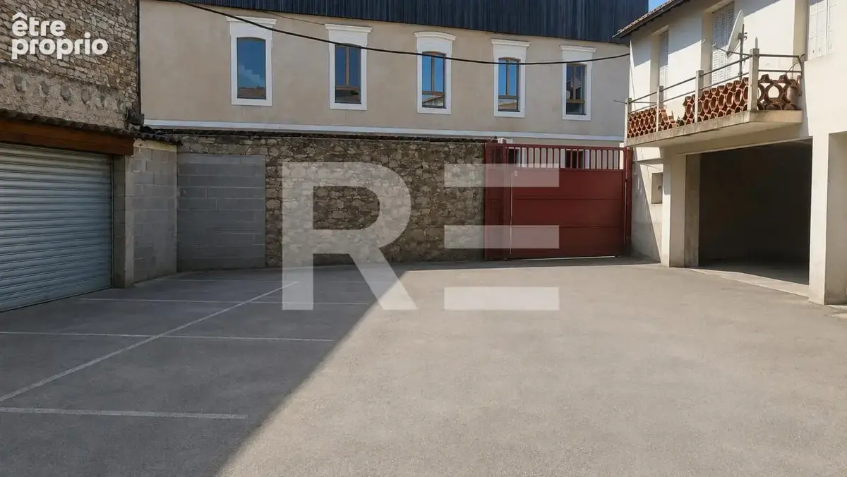 Ensemble immobilier pour professionnel de 400m2 en centre ville de nimes - photo 2