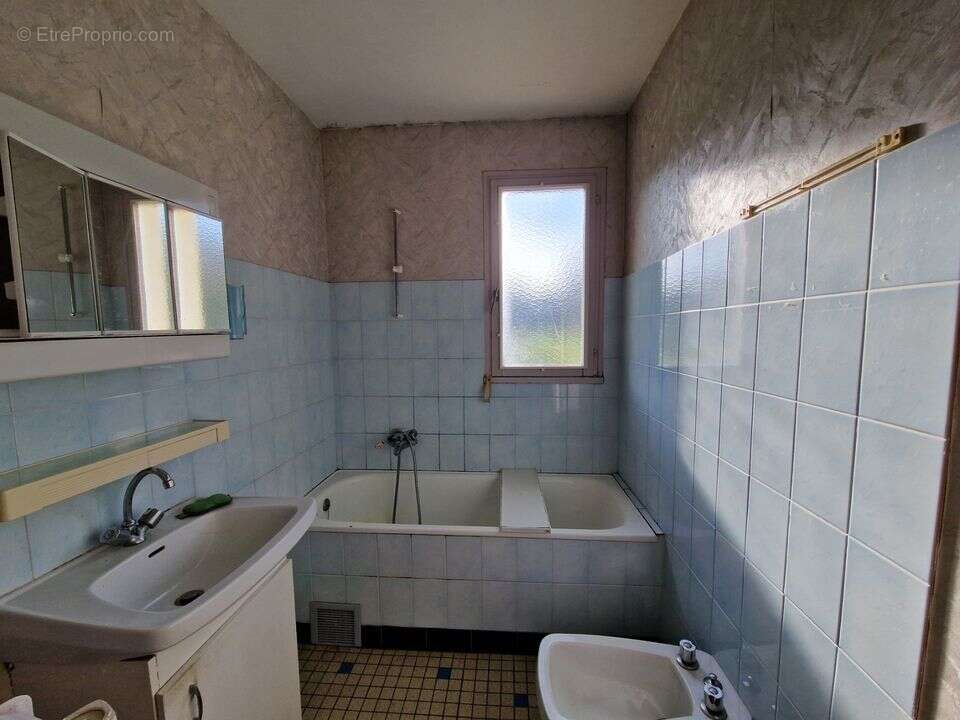 Maison à NEUVY-EN-MAUGES