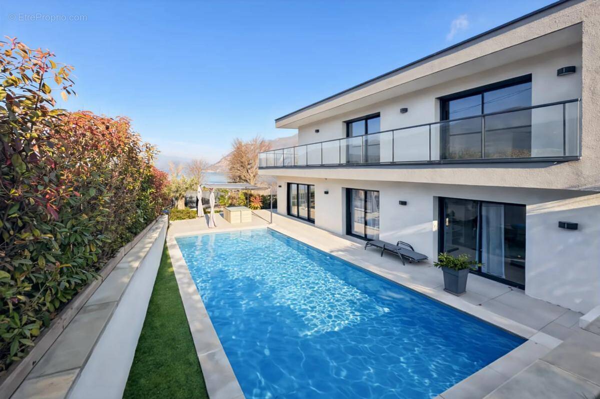 Maison à BRISON-SAINT-INNOCENT