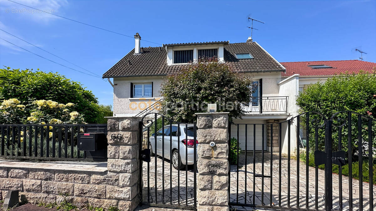 Maison à BRIE-COMTE-ROBERT