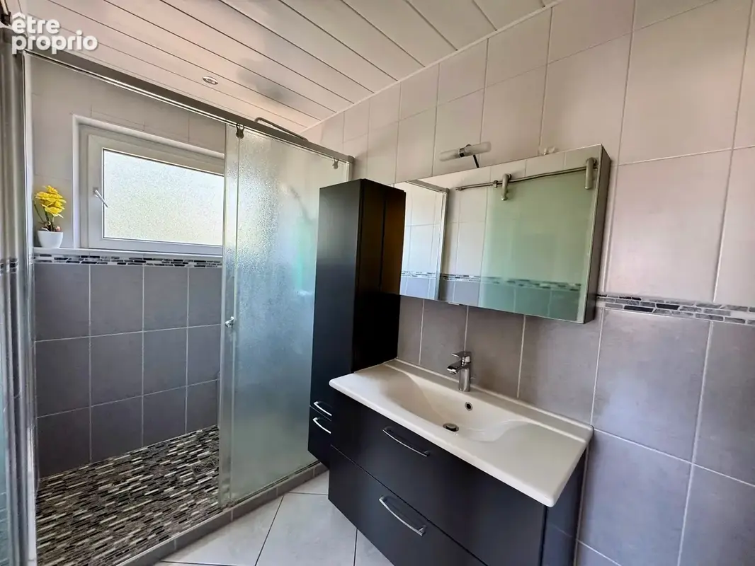 ILLZACH   F4 lumineux avec terrasse, climatisation, garage et parking - photo 3