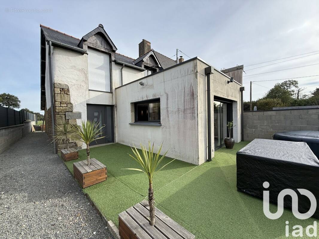 Photo 1 - Maison à MONTREUIL-SUR-ILLE