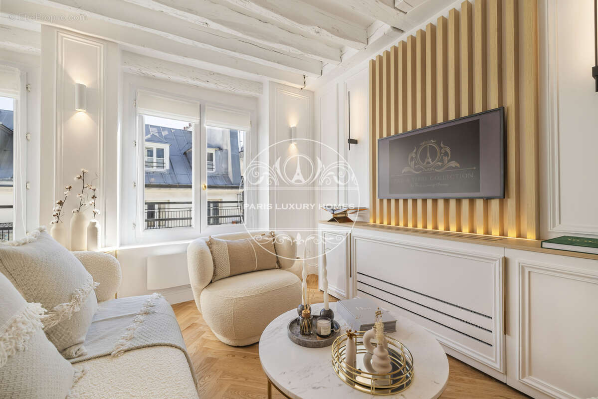 Appartement à PARIS-1E