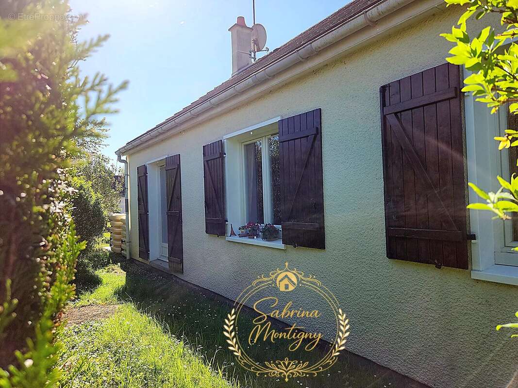 Maison à AZAY-LE-RIDEAU