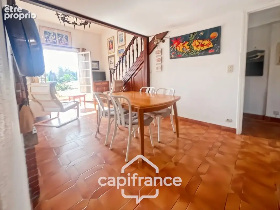 Appartement à vendre 4 pièces PORQUEROLLES (83), rare à la vente appartement 2 terasses et cave, vue et calme - photo 11