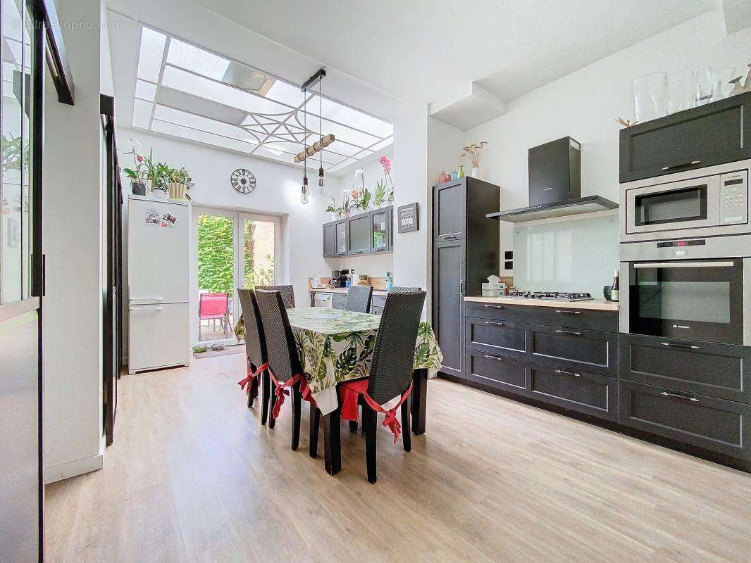 Maison à LA CHAPELLE-D&#039;ARMENTIERES