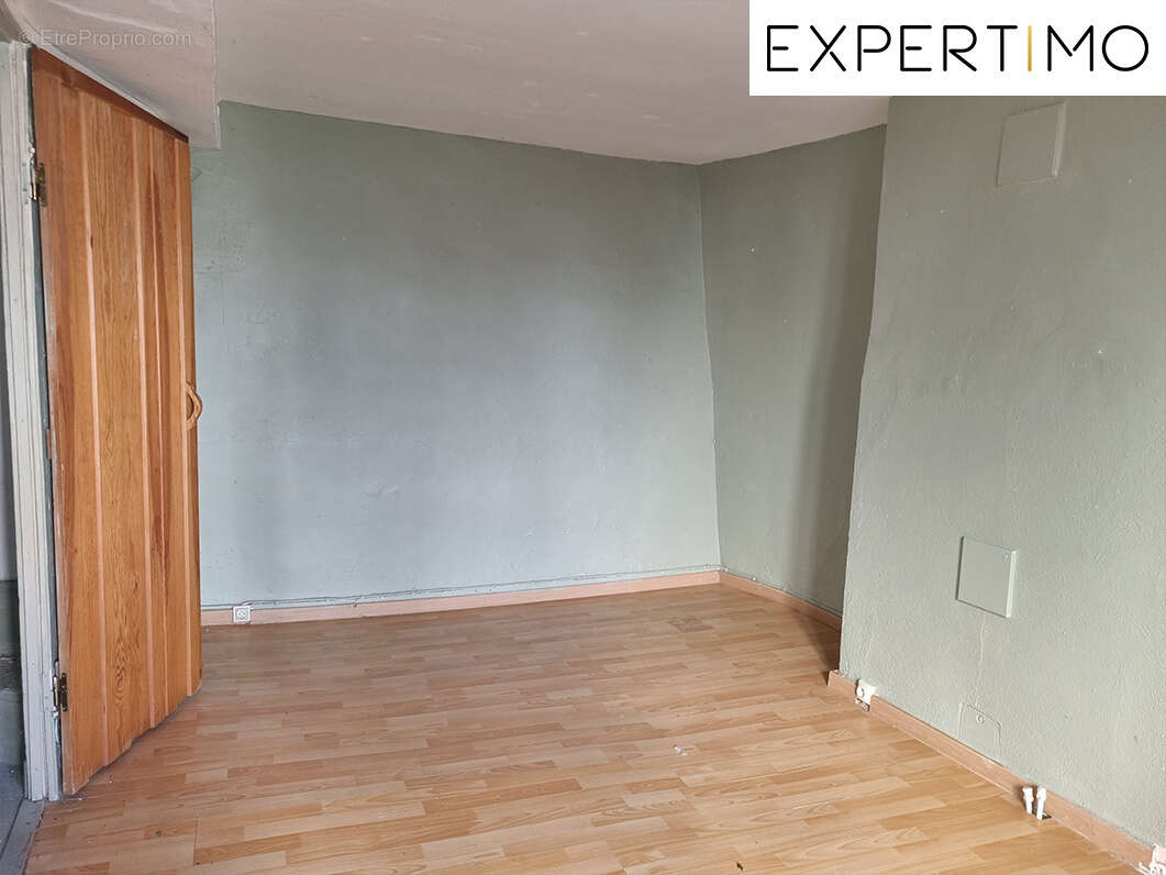 Maison atypique de 100 m2, avec petite cour. - photo 8