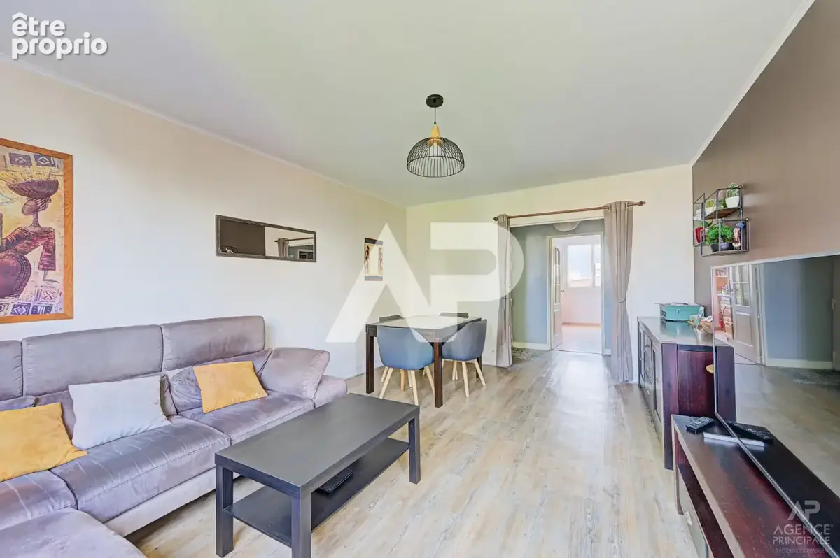 Appartement Rueil Malmaison 4 pièce(s) 79.65m² - photo 2