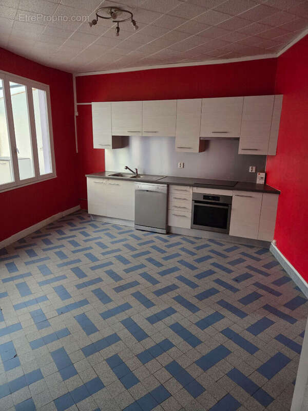 Maison à MAIGNELAY-MONTIGNY