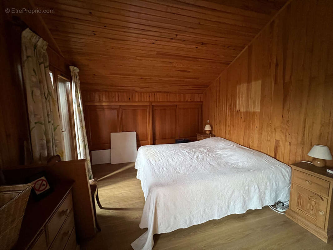 Maison à LACHAPELLE-AUZAC