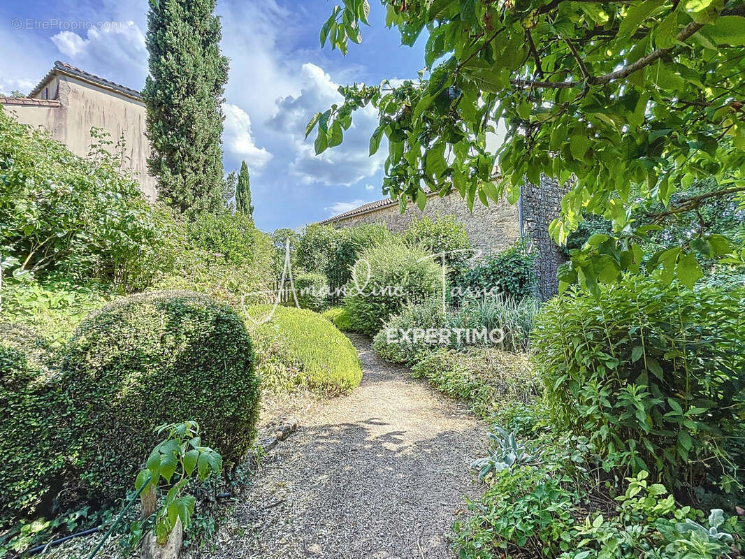 À vendre   Ancien prieuré du XIVe siècle entièrement rénové   Larzac, charme et autonomie - photo 34