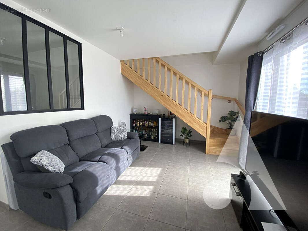 A vendre appartement 2 chambres avec balcon - photo 4