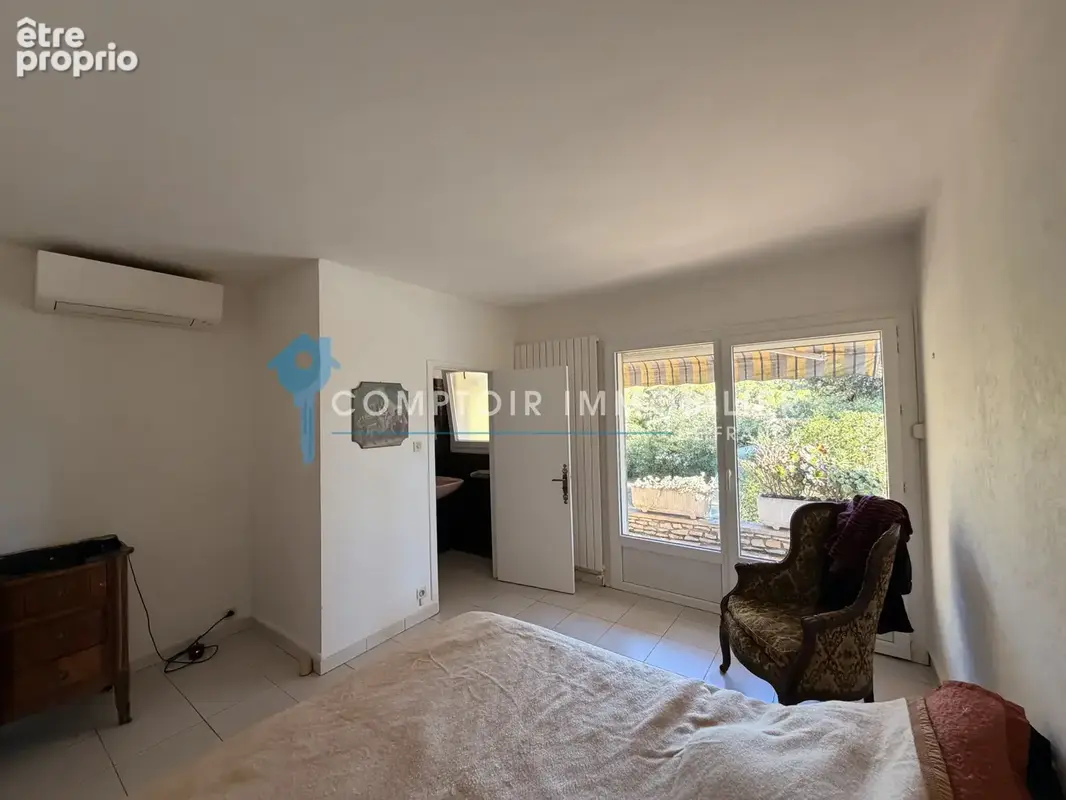 En exclusivité, Boissières sur 5300 m2 de terrain environ, villa d'architecte de 160 m2 3 chambres, Piscine co - photo 17