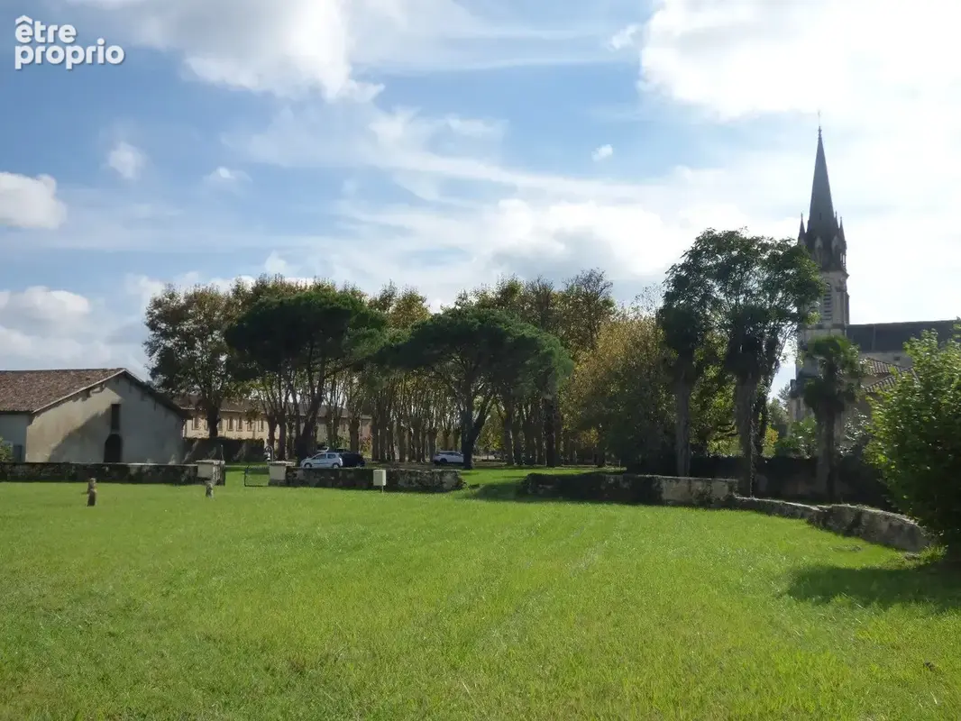 Château féodal au coeur des Landes sur 3,5 hectares - photo 10