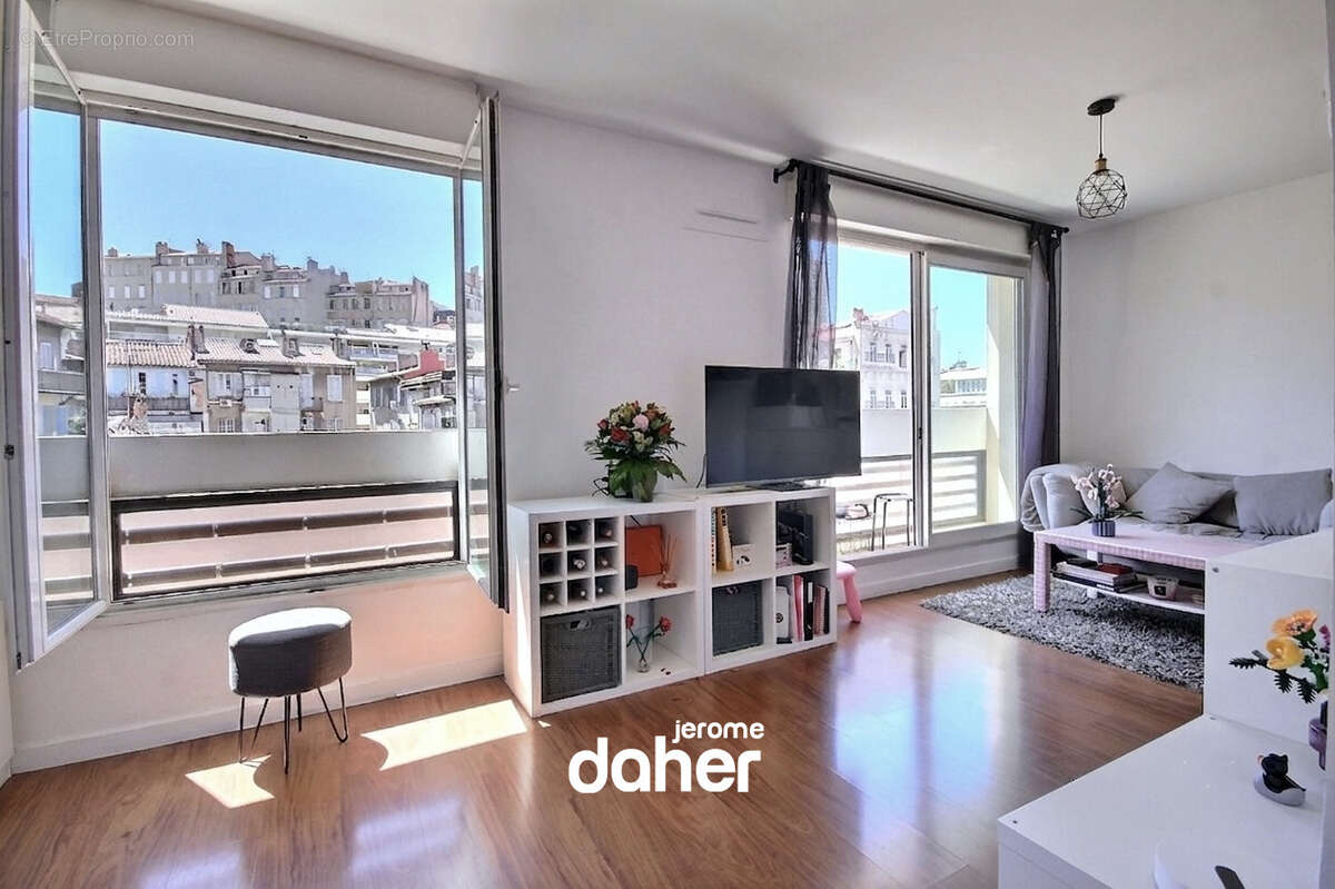 Appartement à MARSEILLE-6E