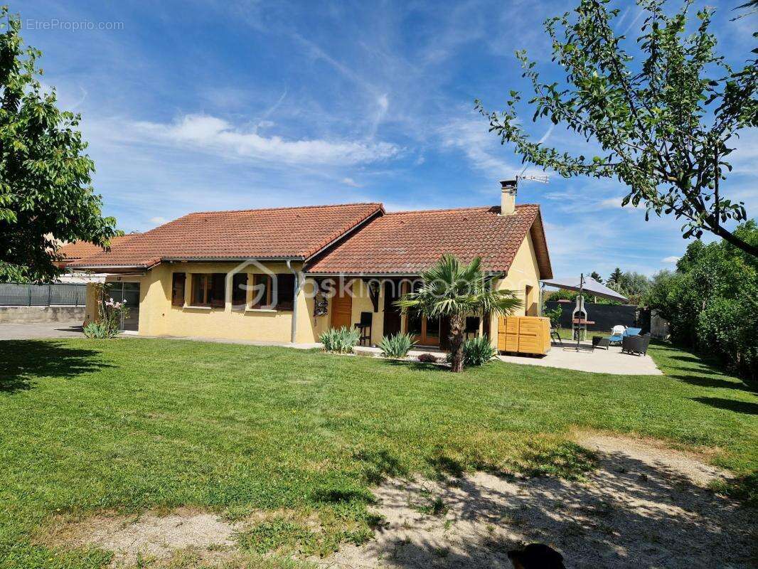 Maison à LA TOUR-DU-PIN
