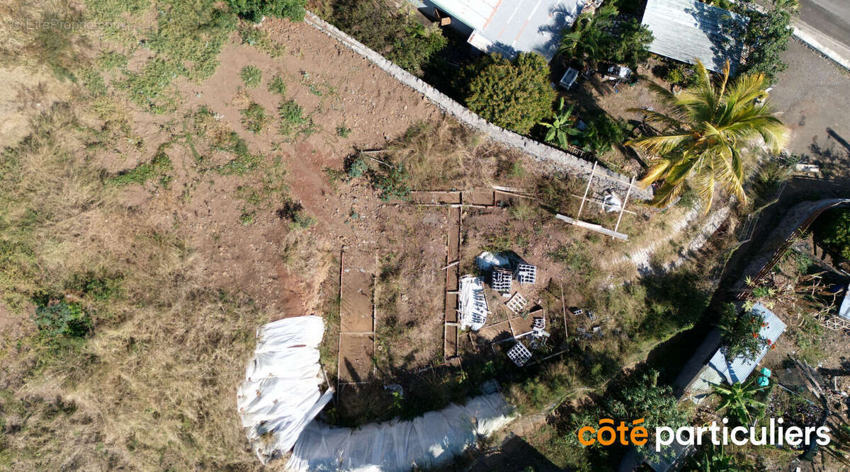 Terrain à LA POSSESSION