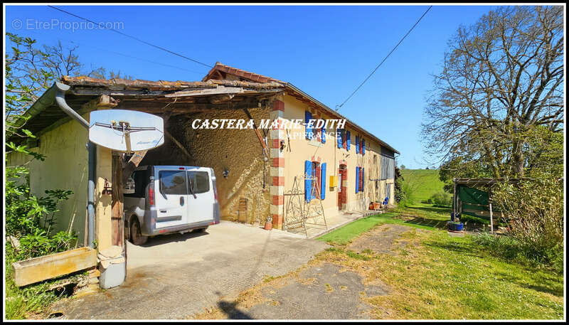 Maison à VIC-FEZENSAC