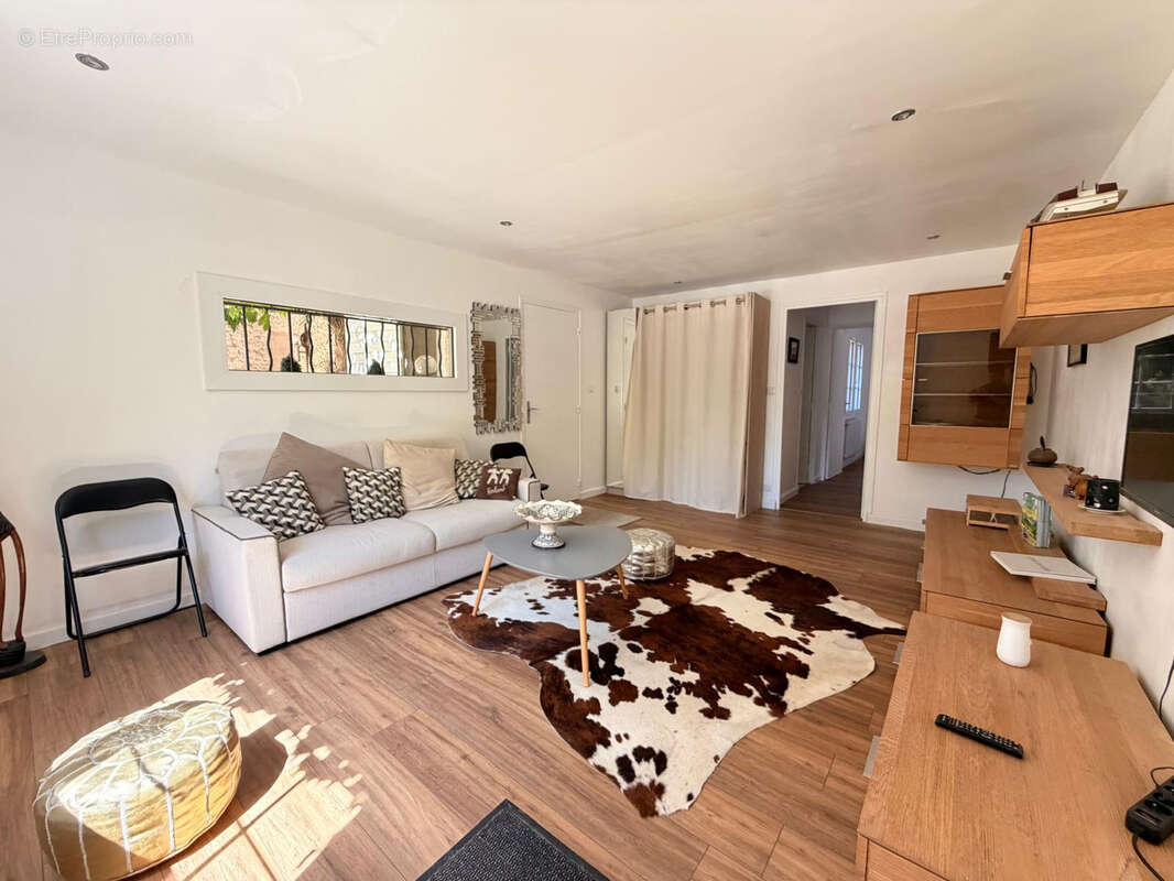 NIMES CAMPLANIER Superbe maison de plain pied,7 pièces de 250 m2 avec dépendance, jardin et piscine - photo 28