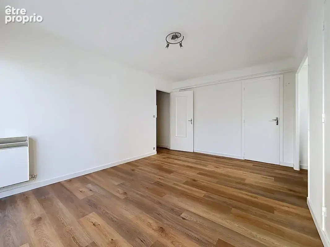 Square carnot studio etage eleve balcon - photo 2