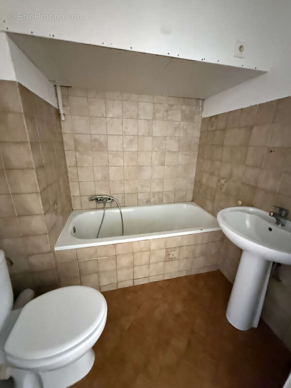Studio 17 m2 terrasse 4 m2 - calvi centre - photo 5
