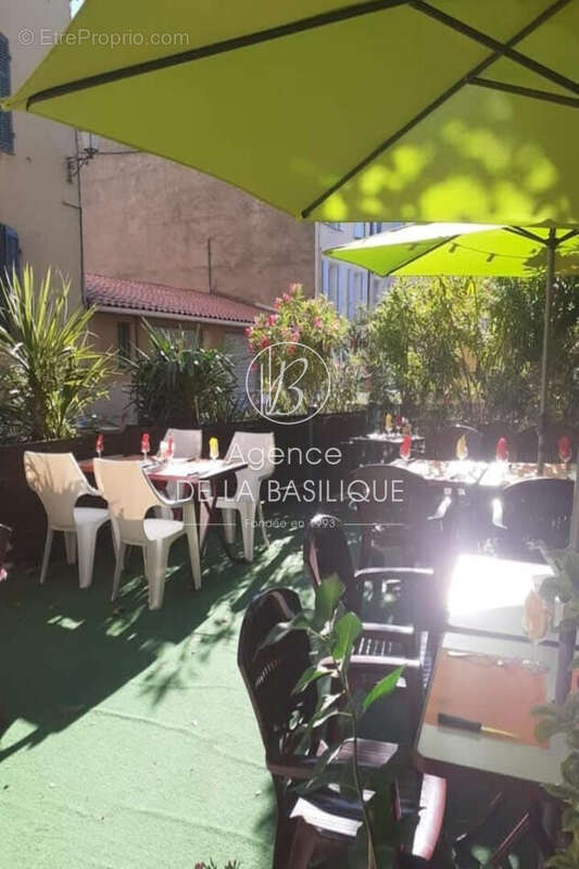 Commerce à SAINT-MAXIMIN-LA-SAINTE-BAUME