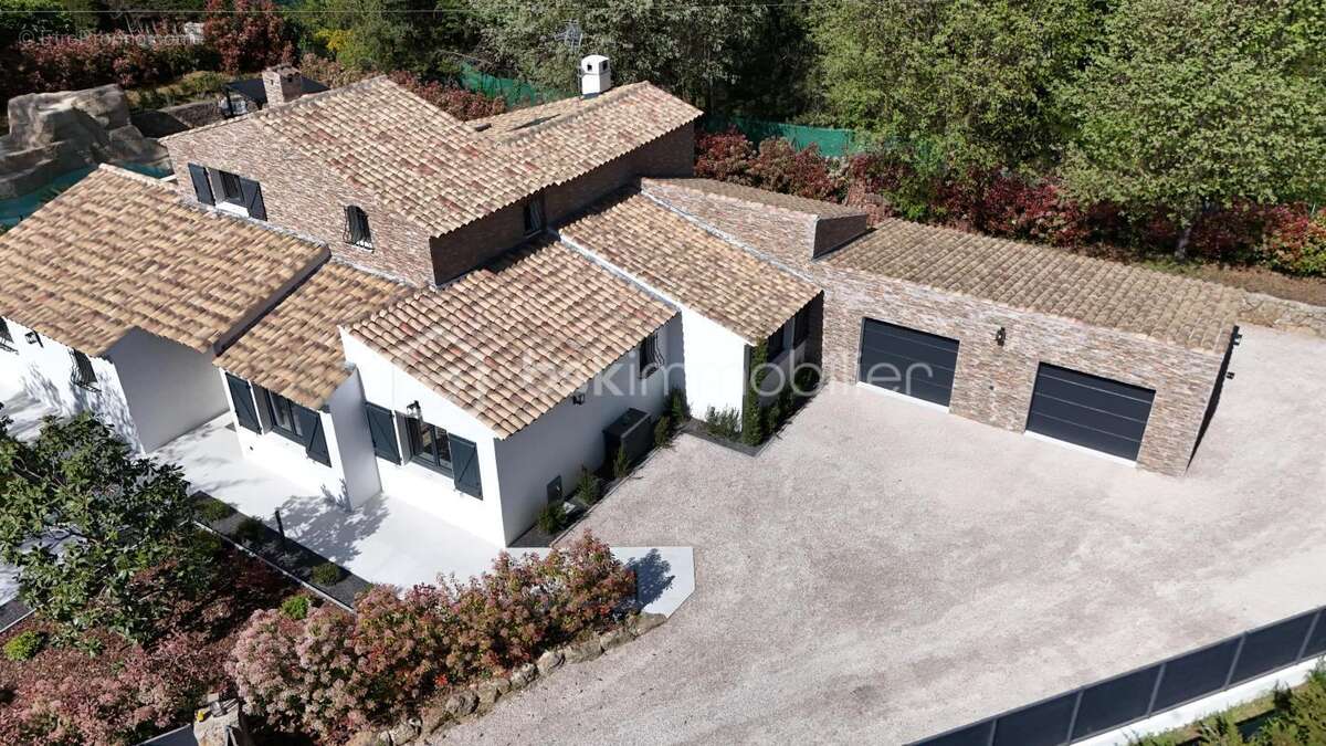 Roquefort-les-pins - superbe villa contemporaine au calme absol - photo 5