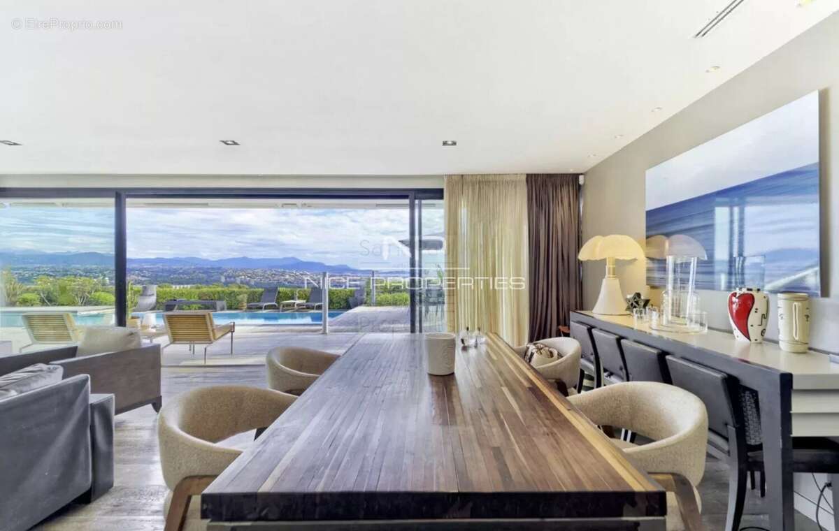 Maison à VILLENEUVE-LOUBET