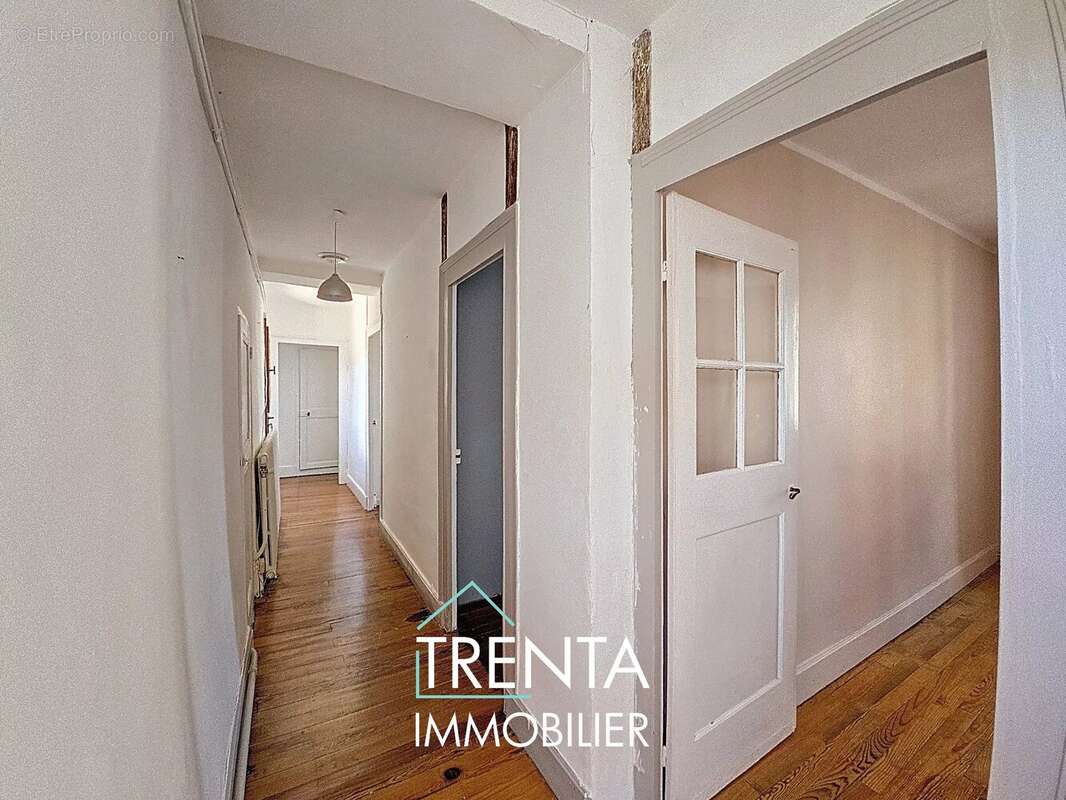 Maison à LES ABRETS