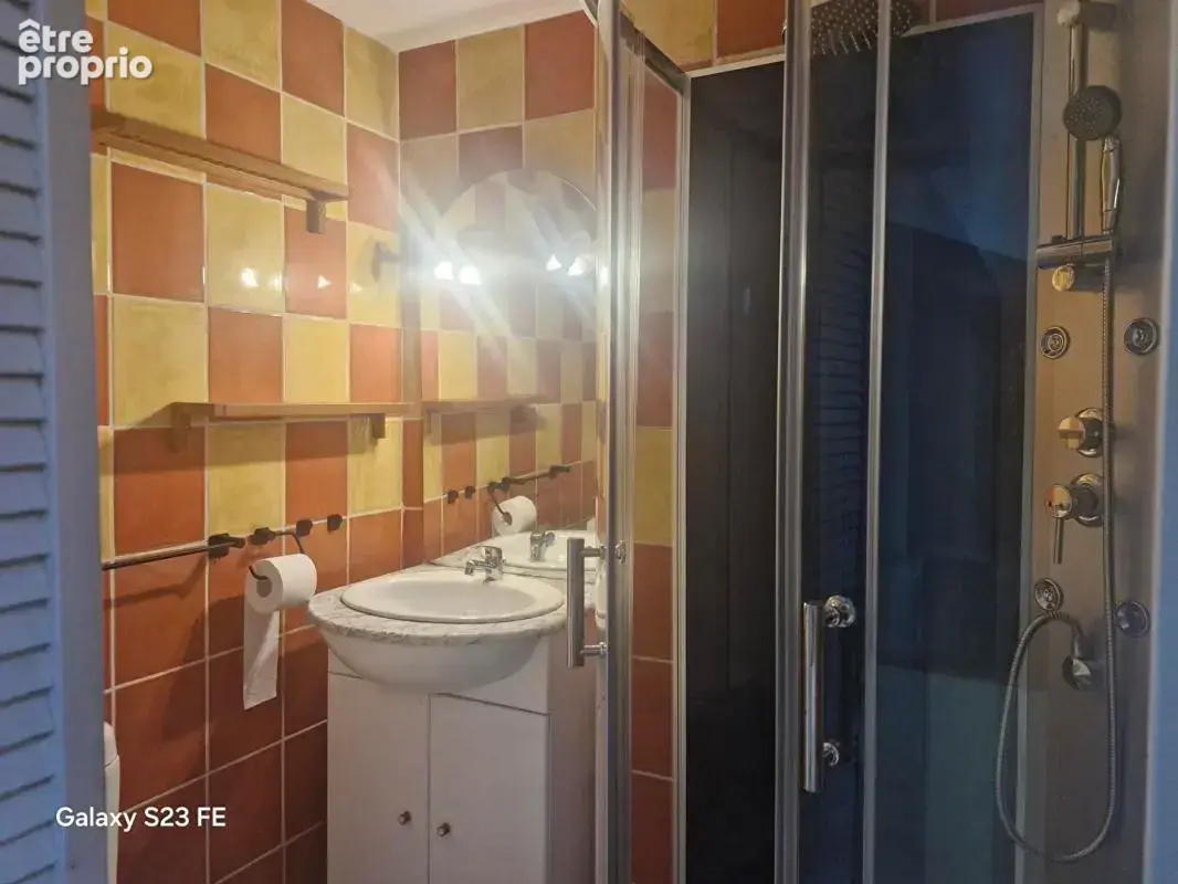 Appartement Vidauban 2 pièce(s) de 78m² entièrement rénové plus comble aménagé d'environ 30m² (80m² au sol) - photo 17