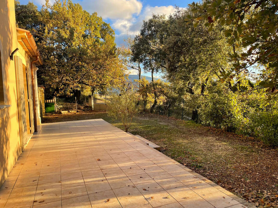 Maison à MERINDOL-LES-OLIVIERS