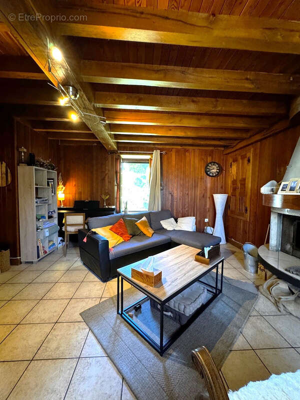 Maison à SALLES-CURAN