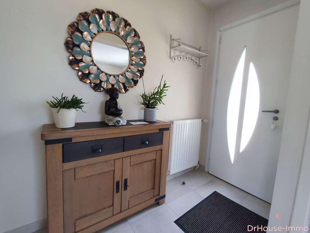 Maison 212 m² à Douvres-La-Delivrande  - photo 2
