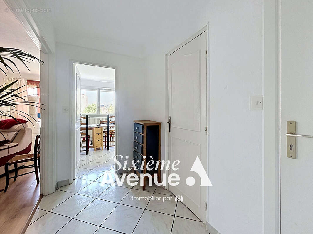 Appartement à DECINES-CHARPIEU