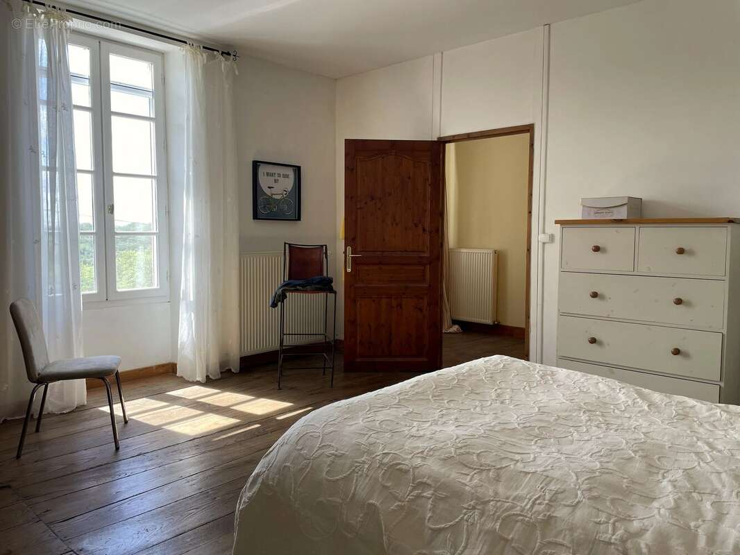 Superbe Maison de Maître avec Piscine Chauffée - photo 15