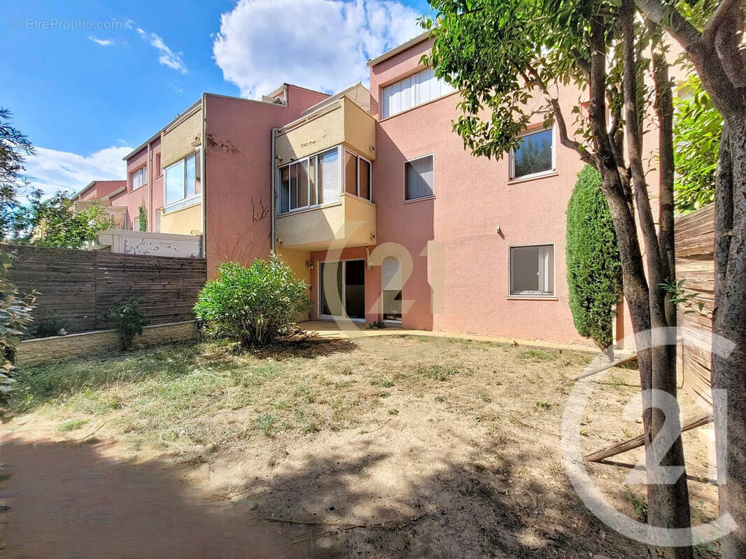 Appartement à LATTES