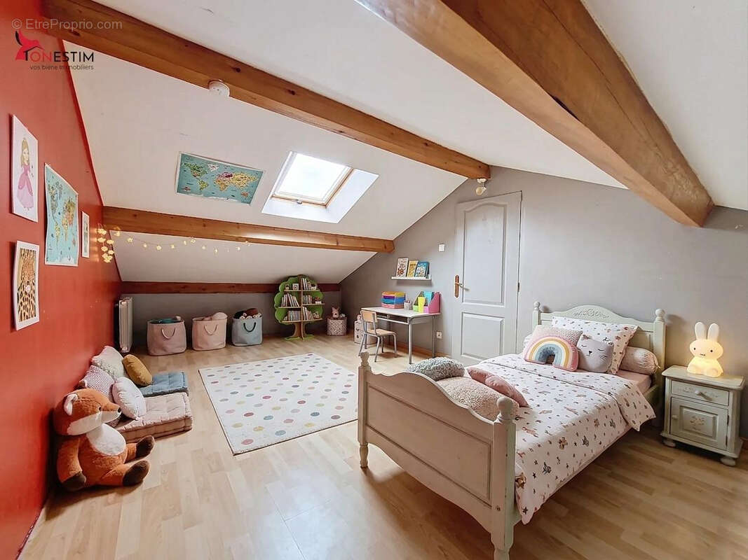 Maison à SURY-LE-COMTAL