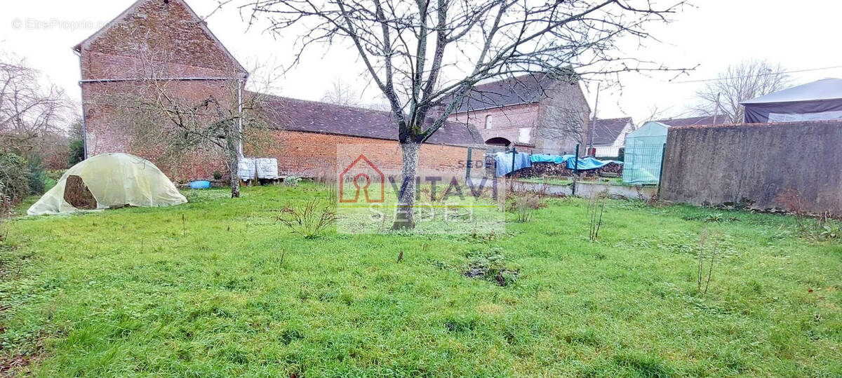 Terrain à VILLERS-SAINT-BARTHELEMY