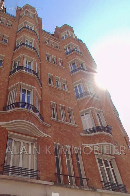 Appartement à PARIS-18E