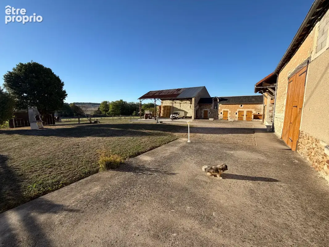 FERMETTE RENOVEE avec 1,4 hectare de terrain - photo 16