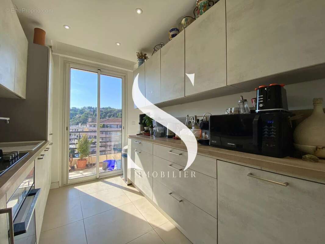 Appartement à VALLAURIS