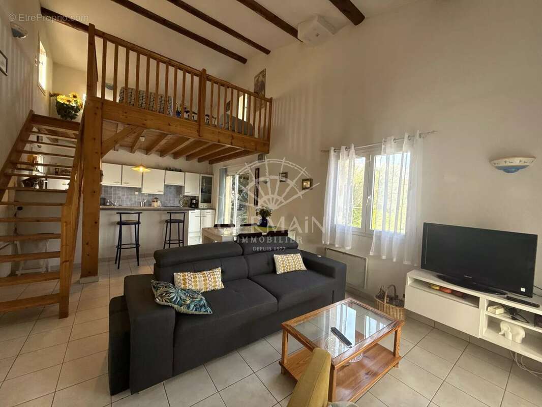 Maison à L&#039;ISLE-SUR-LA-SORGUE