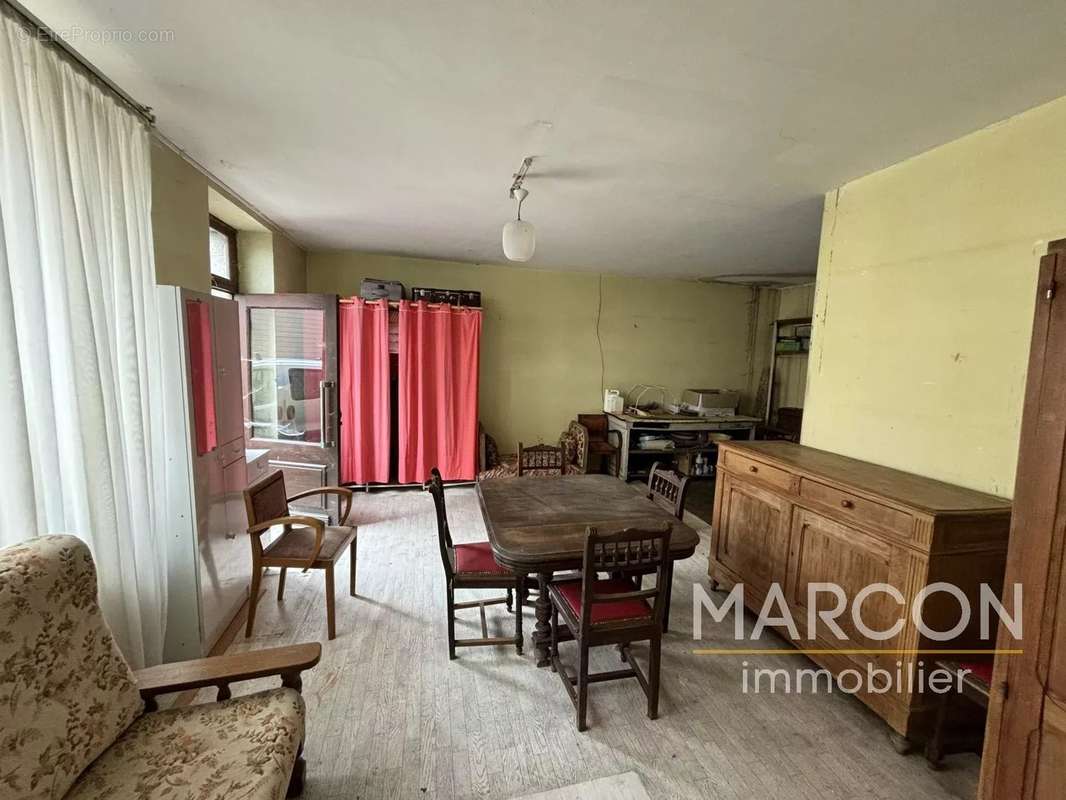 Maison à PEYRAT-LA-NONIERE