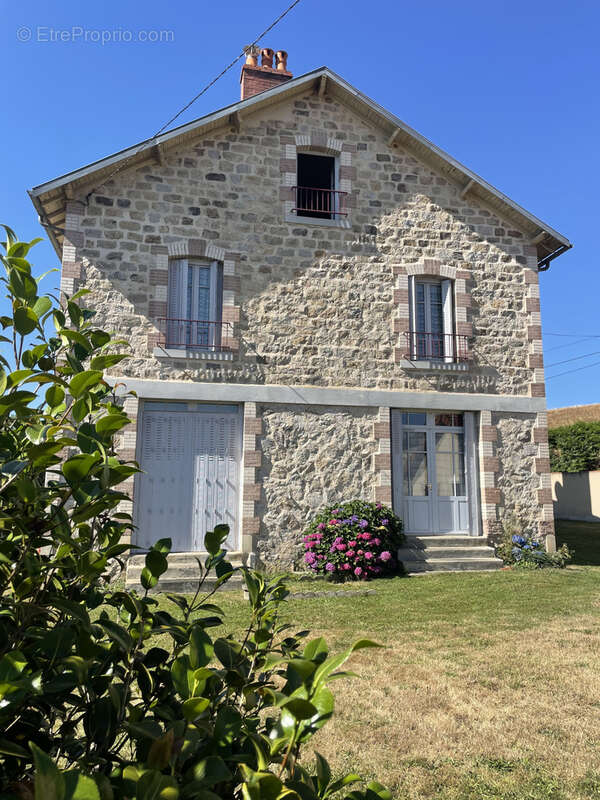 Maison à SAINT-DENIS-DES-MURS