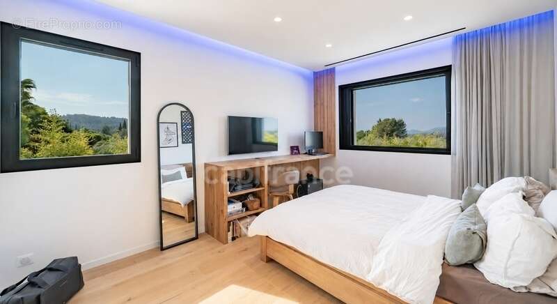 Maison à MOUGINS