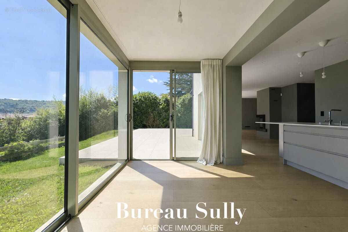 Maison à POLEYMIEUX-AU-MONT-D'OR