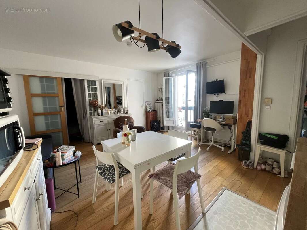 Appartement à PARIS-10E