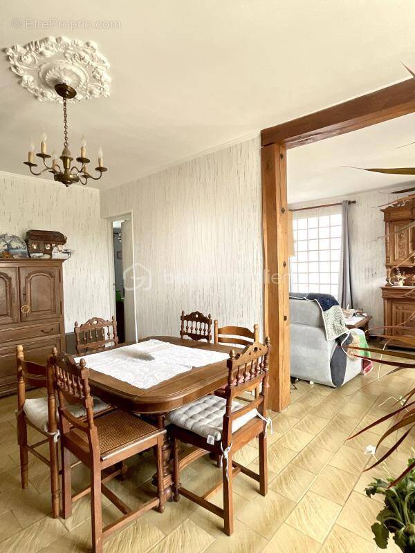Maison à FONTAINE-LE-PORT